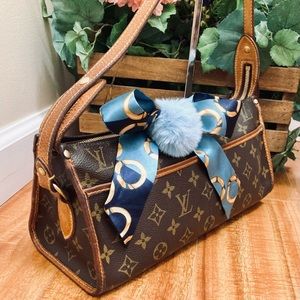 Louis Vuitton Popincourt Shoulder Bag. HP!!